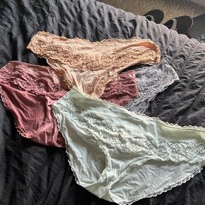 Victorias Secret - 4 pairs of panties
